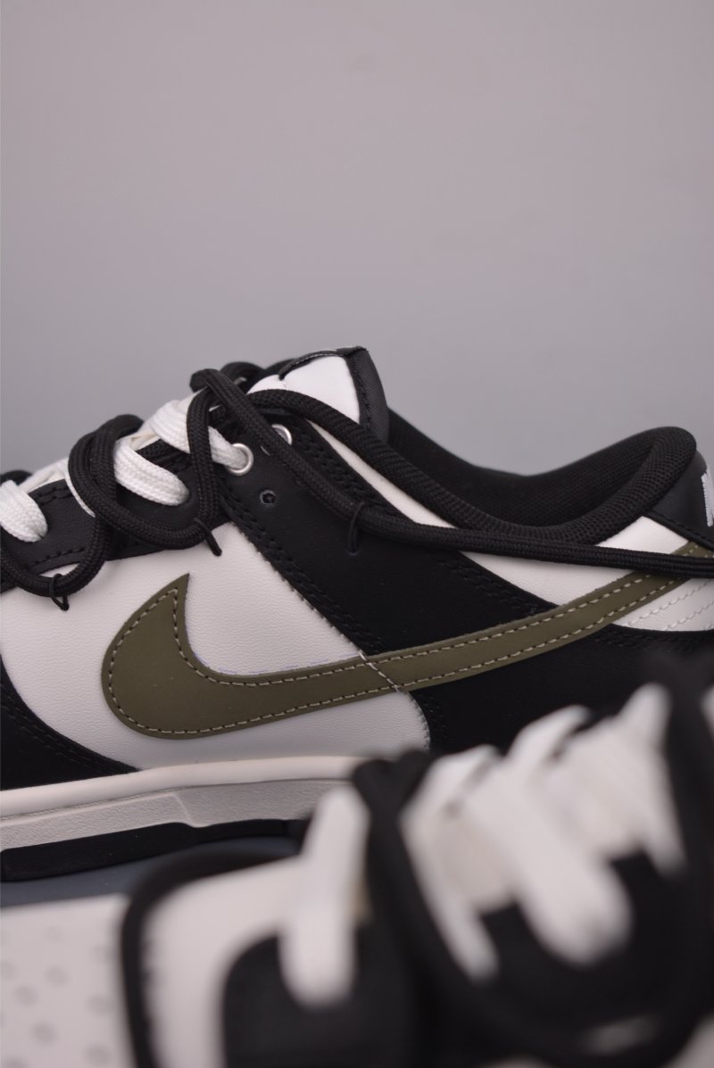 Nike SB Dunk Low Deconstruct view