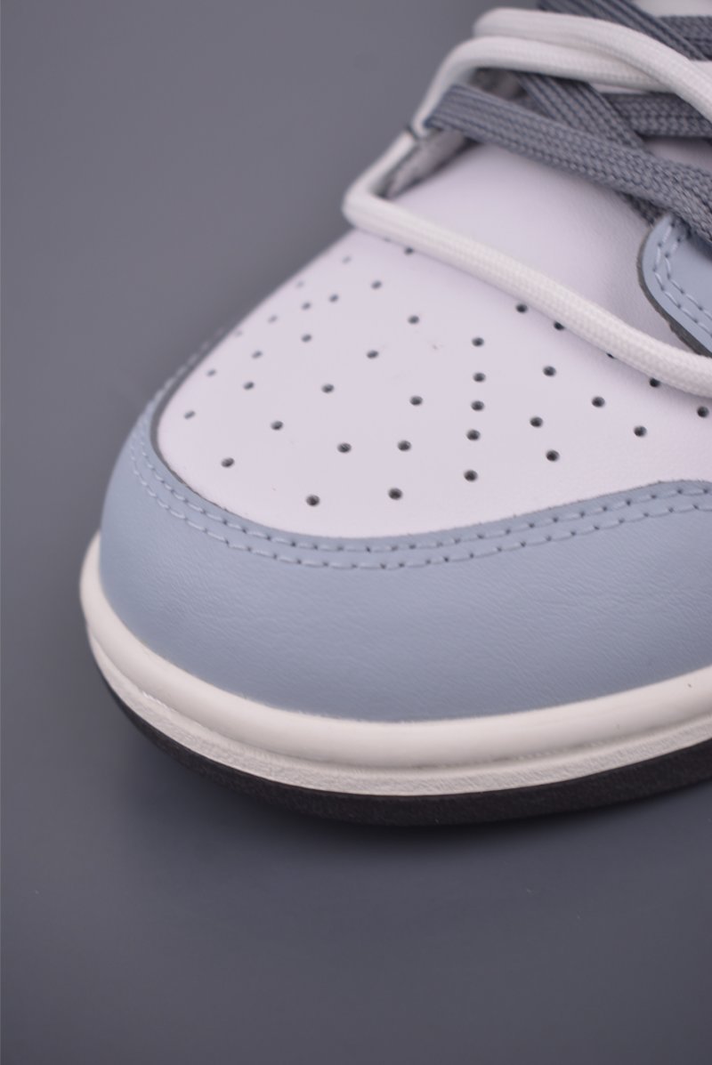Nike SB Dunk Low 'Grey / White' view