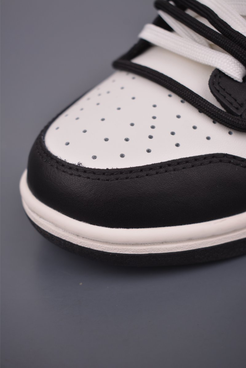 Nike SB Dunk Low Deconstruct view