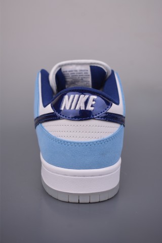 Nike SB Dunk Low 'Sky Blue / White' view 4