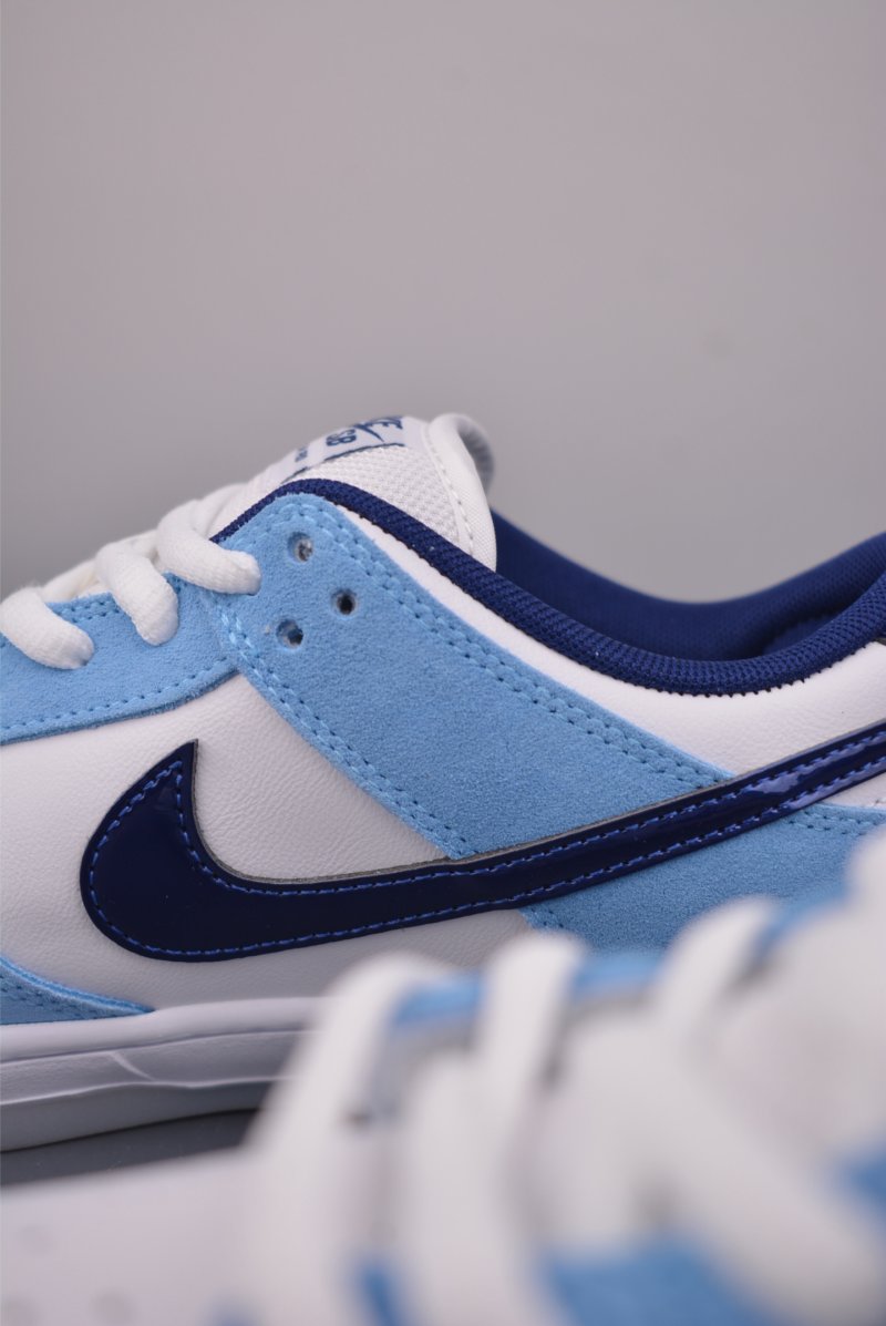 Nike SB Dunk Low 'Sky Blue / White' view