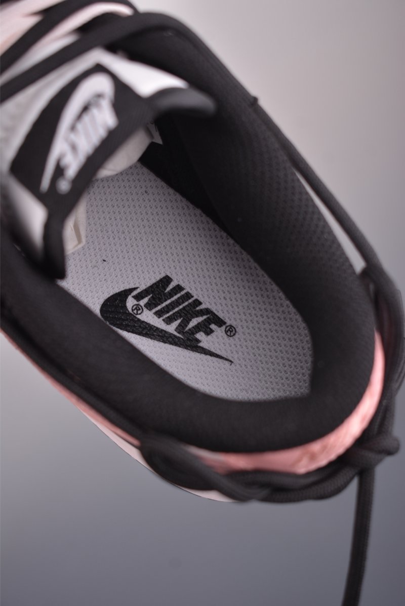 Nike SB Dunk Low 'Black / Pink' view