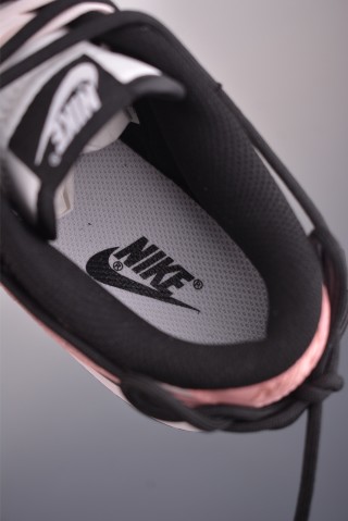 Nike SB Dunk Low 'Black / Pink' view 9