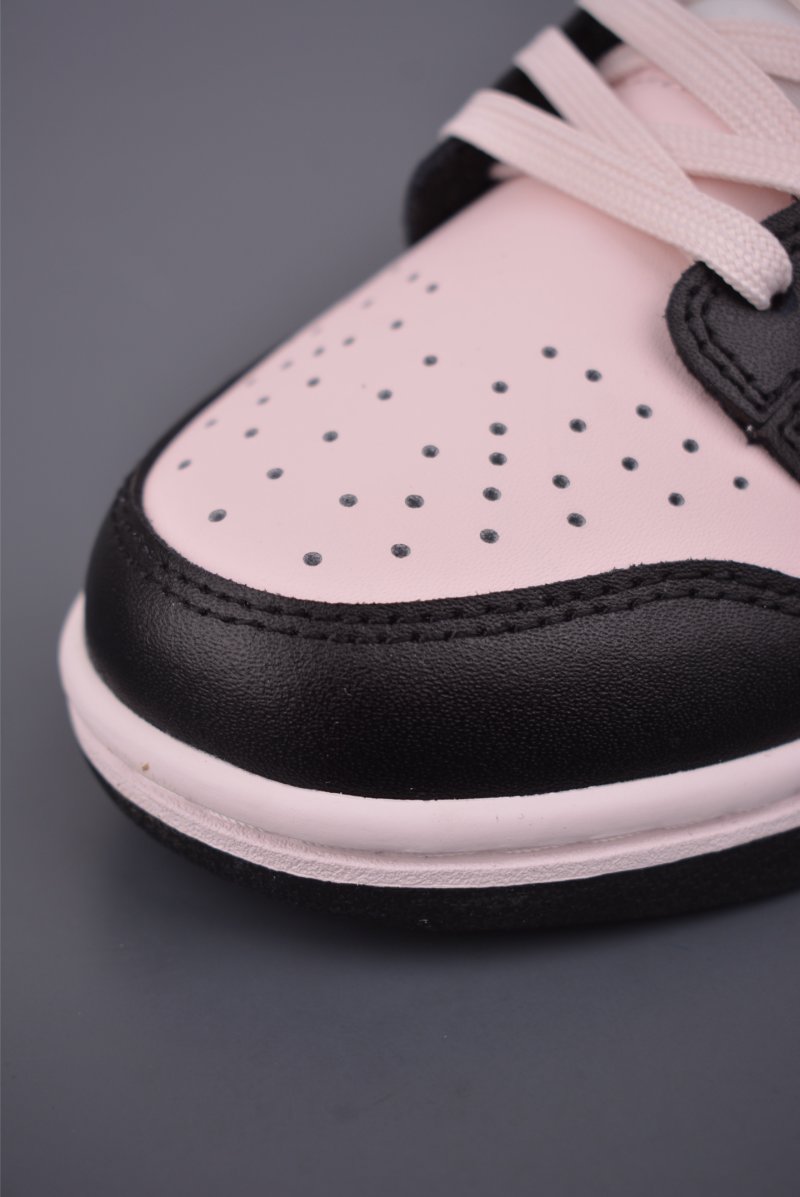 Nike SB Dunk Low 'Black / Pink' view