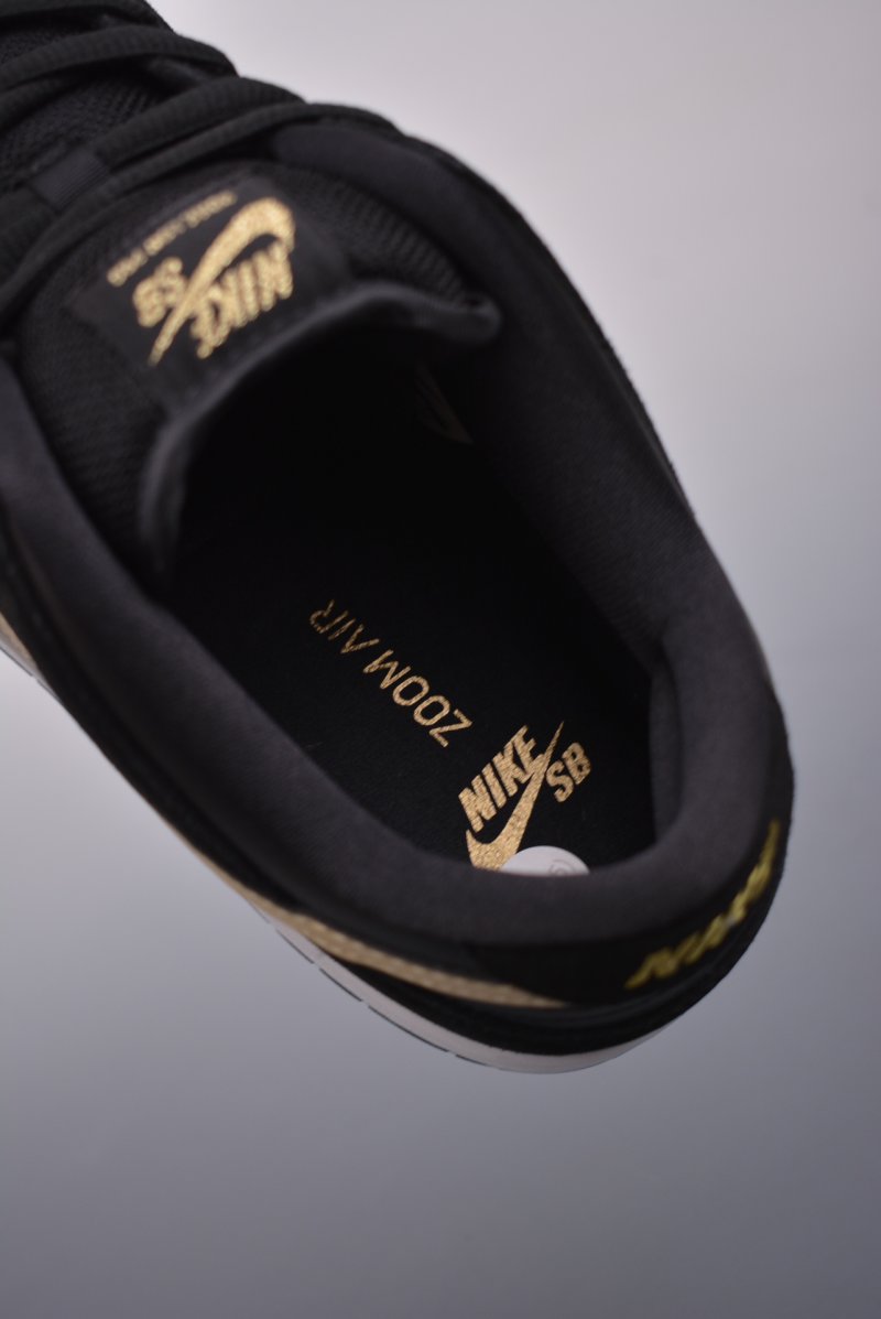 Nike SB Dunk Low view
