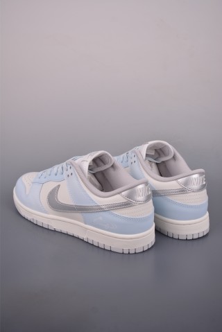 Nike SB Dunk Low 'Star Galaxy' view 2