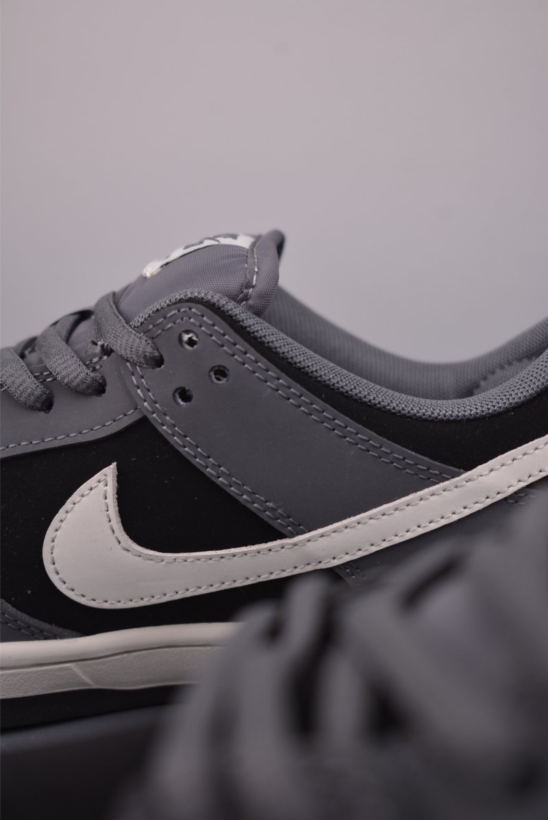 Nike SB Dunk Low 'Black / Grey' view