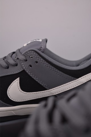 Nike SB Dunk Low 'Black / Grey' view 8