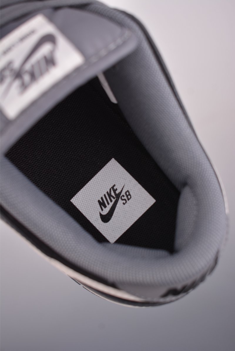 Nike SB Dunk Low 'Black / Grey' view