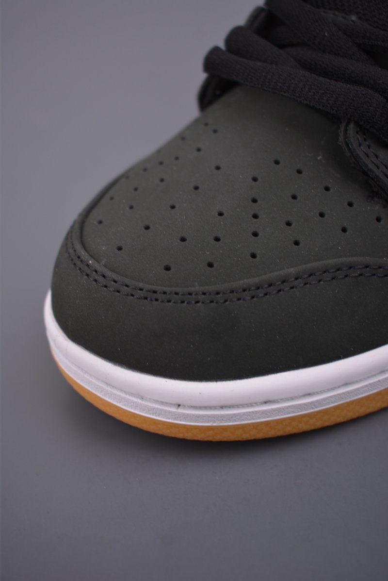 Nike SB Dunk Low view