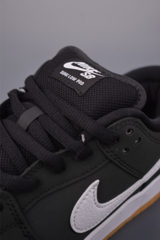 Nike SB Dunk Low view 7