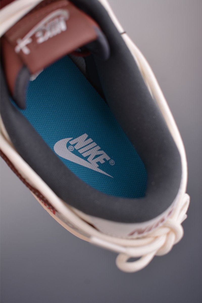 Nike SB Dunk Low 'New Year CN' view