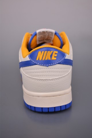 Nike SB Dunk Low 'Purple / Gold Lakers' view 4
