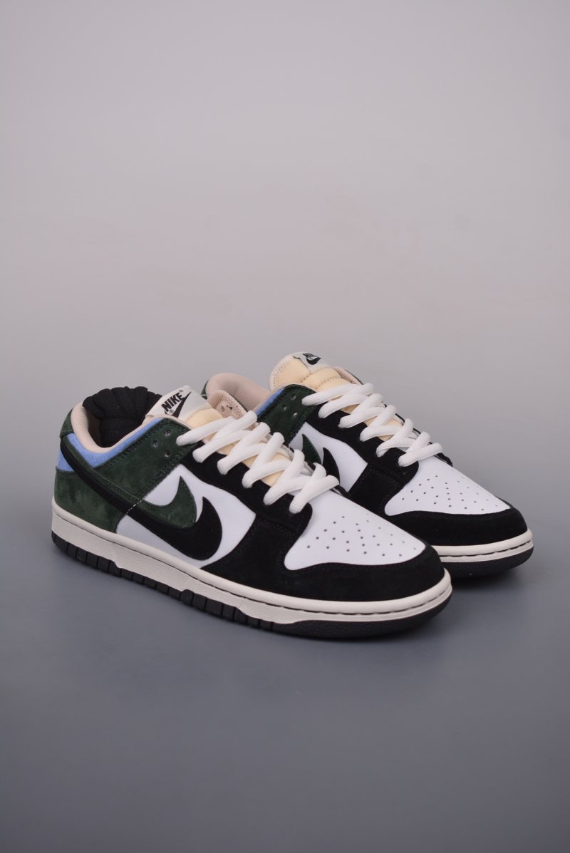 Nike SB Dunk Low 'Black / Green'