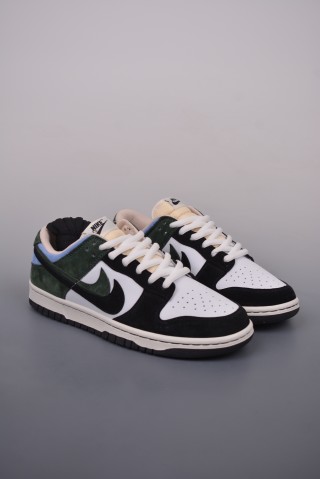 Nike SB Dunk Low 'Black / Green' view 1
