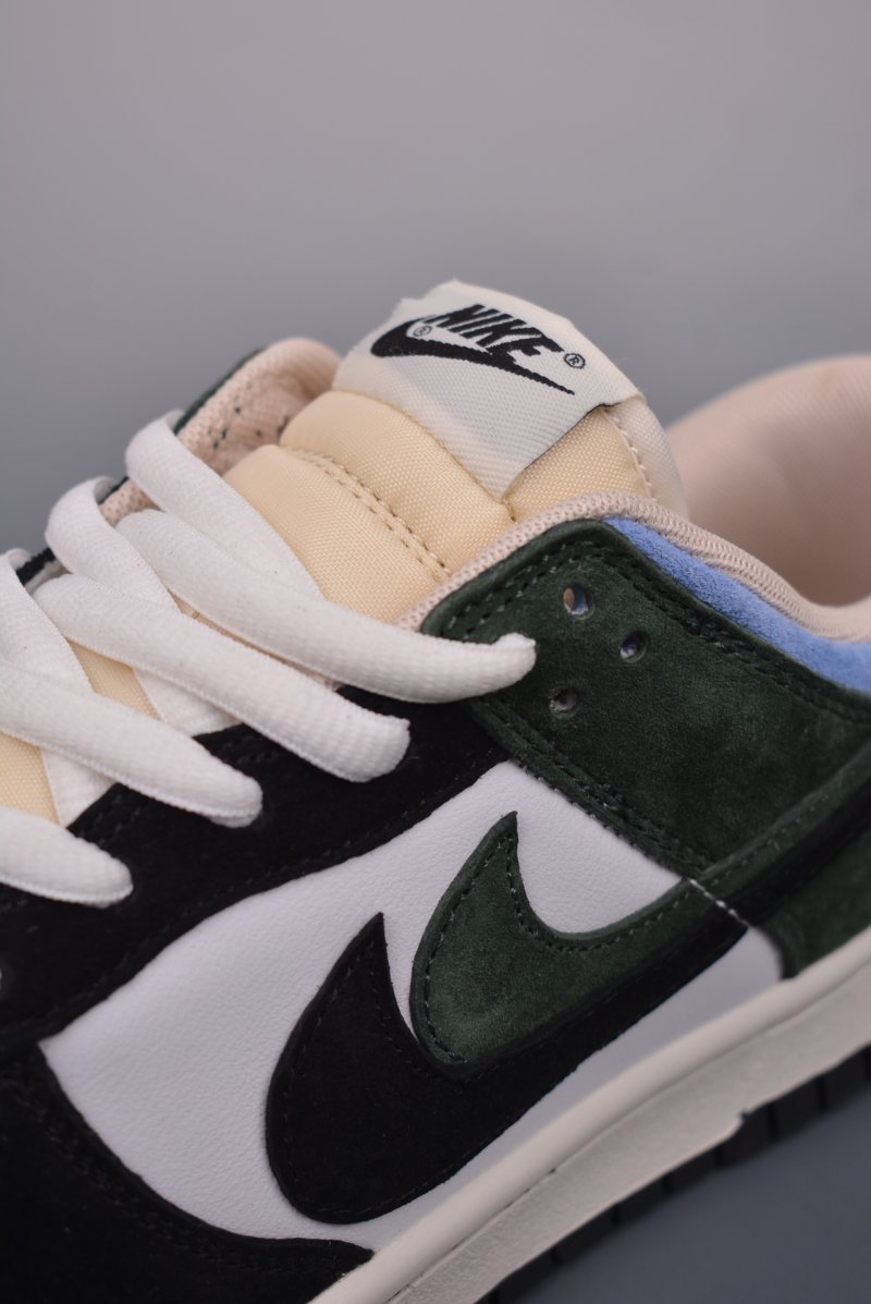 Nike SB Dunk Low 'Black / Green' view