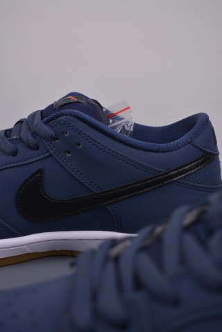Nike SB Dunk Low view 8