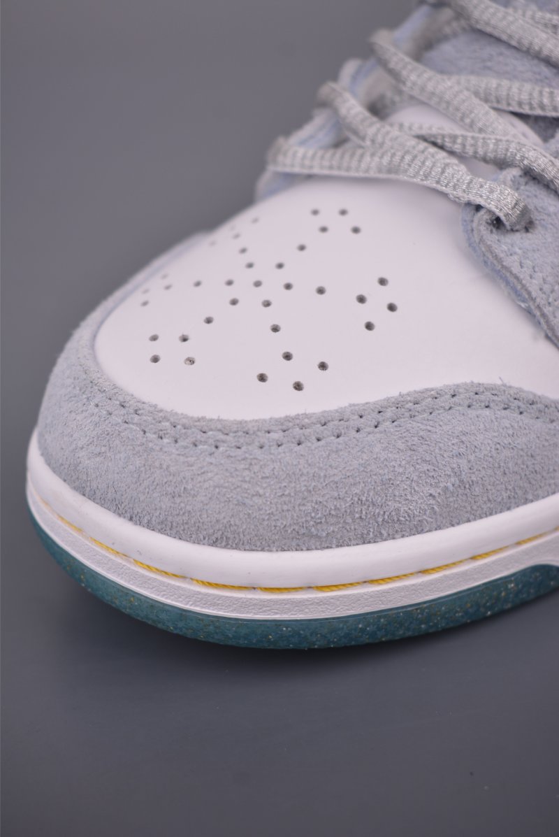 Nike SB Dunk Low 'Ice World' view
