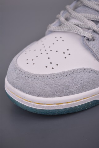 Nike SB Dunk Low 'Ice World' view 6