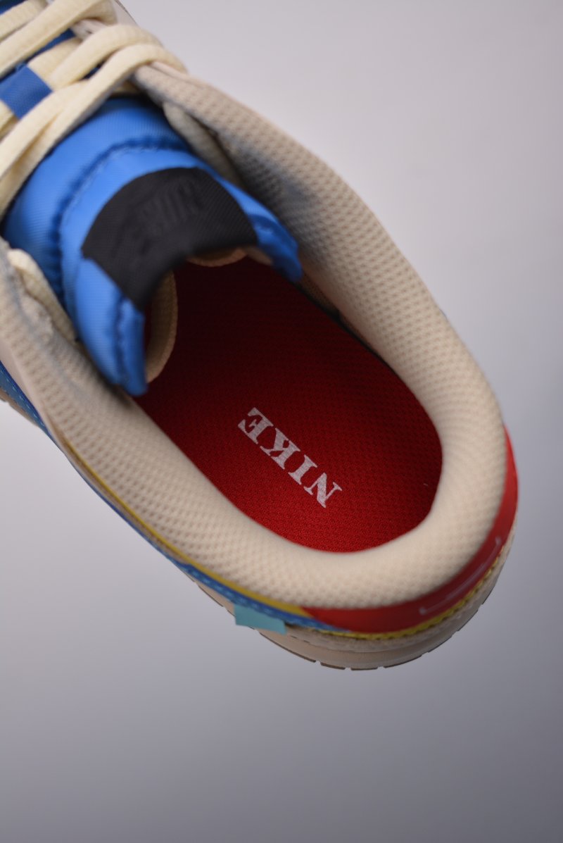 Nike SB Dunk Low view