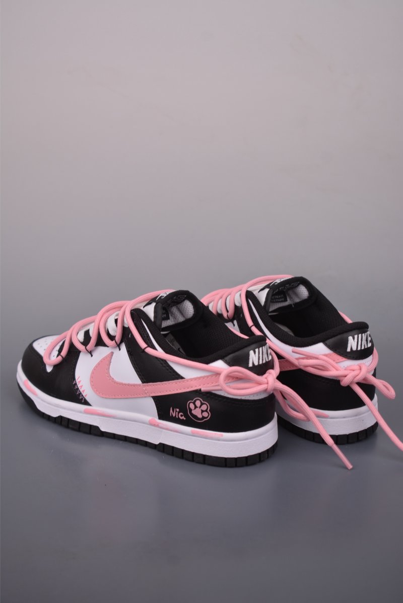 Nike SB Dunk Low 'Black / Pink' view