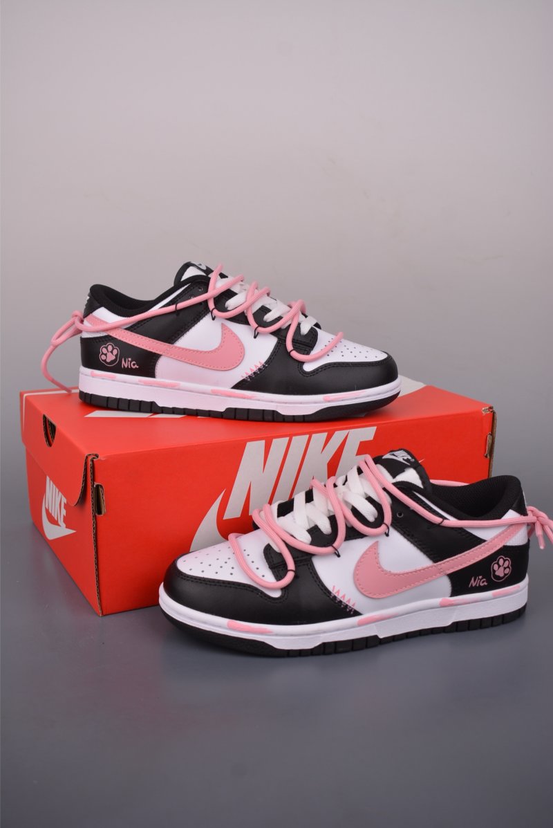Nike SB Dunk Low 'Black / Pink' view