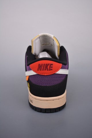 Nike SB Dunk Low view 4