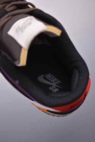 Nike SB Dunk Low view 9