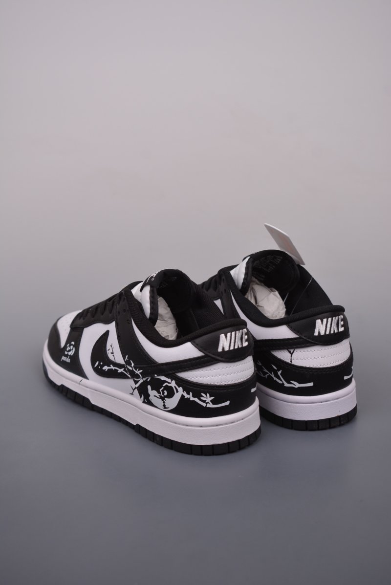 Nike SB Dunk Low 'Graffiti' view