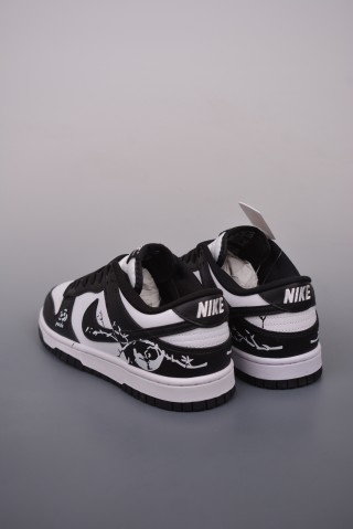 Nike SB Dunk Low 'Graffiti' view 2