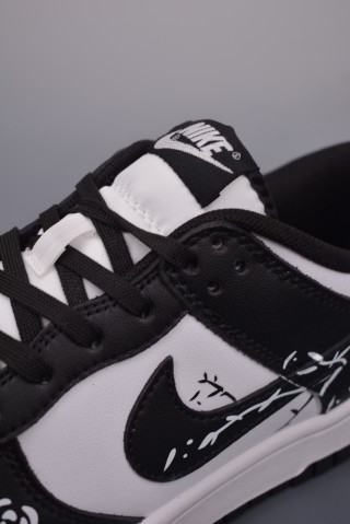 Nike SB Dunk Low 'Graffiti' view 7