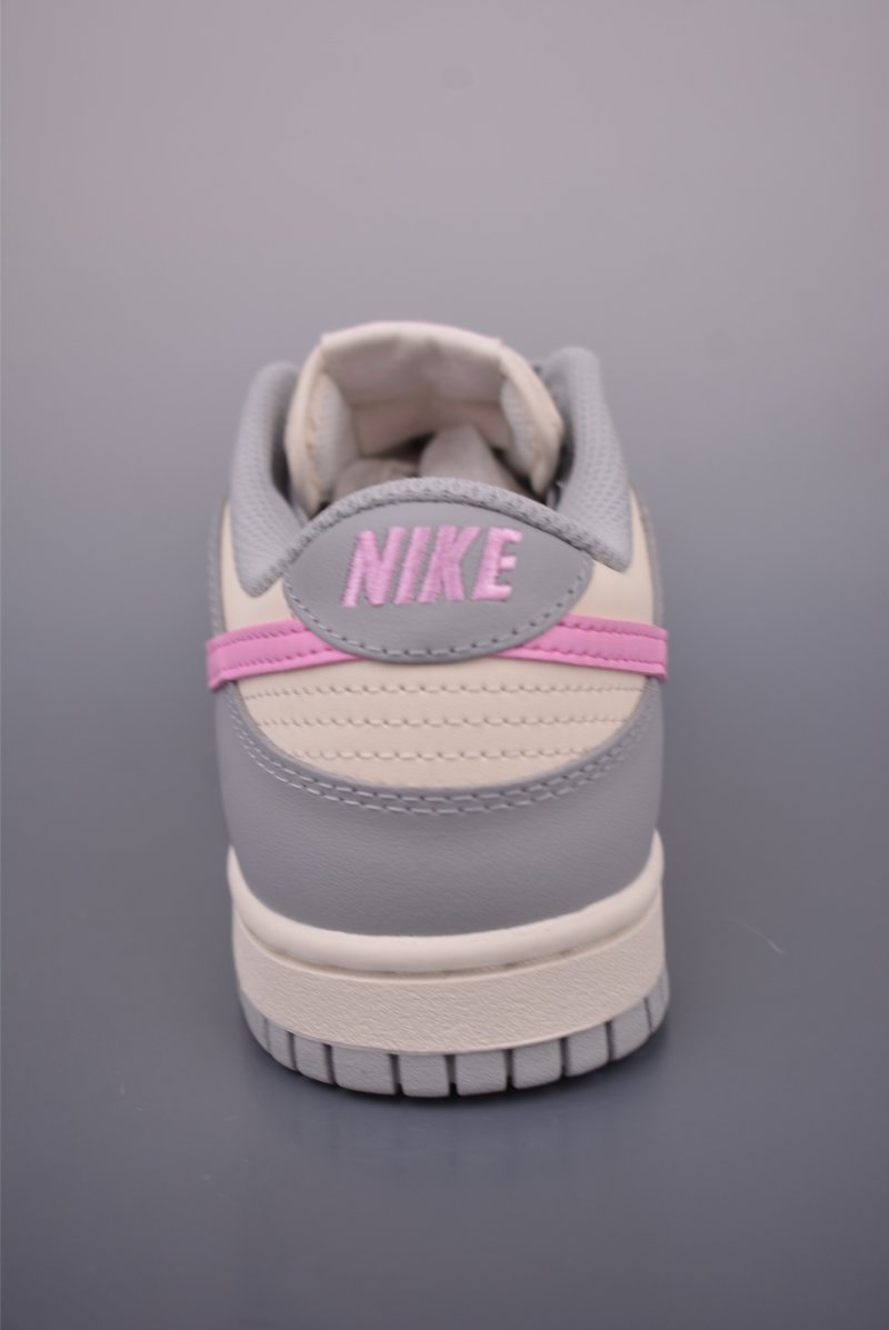 Nike SB Dunk Low view