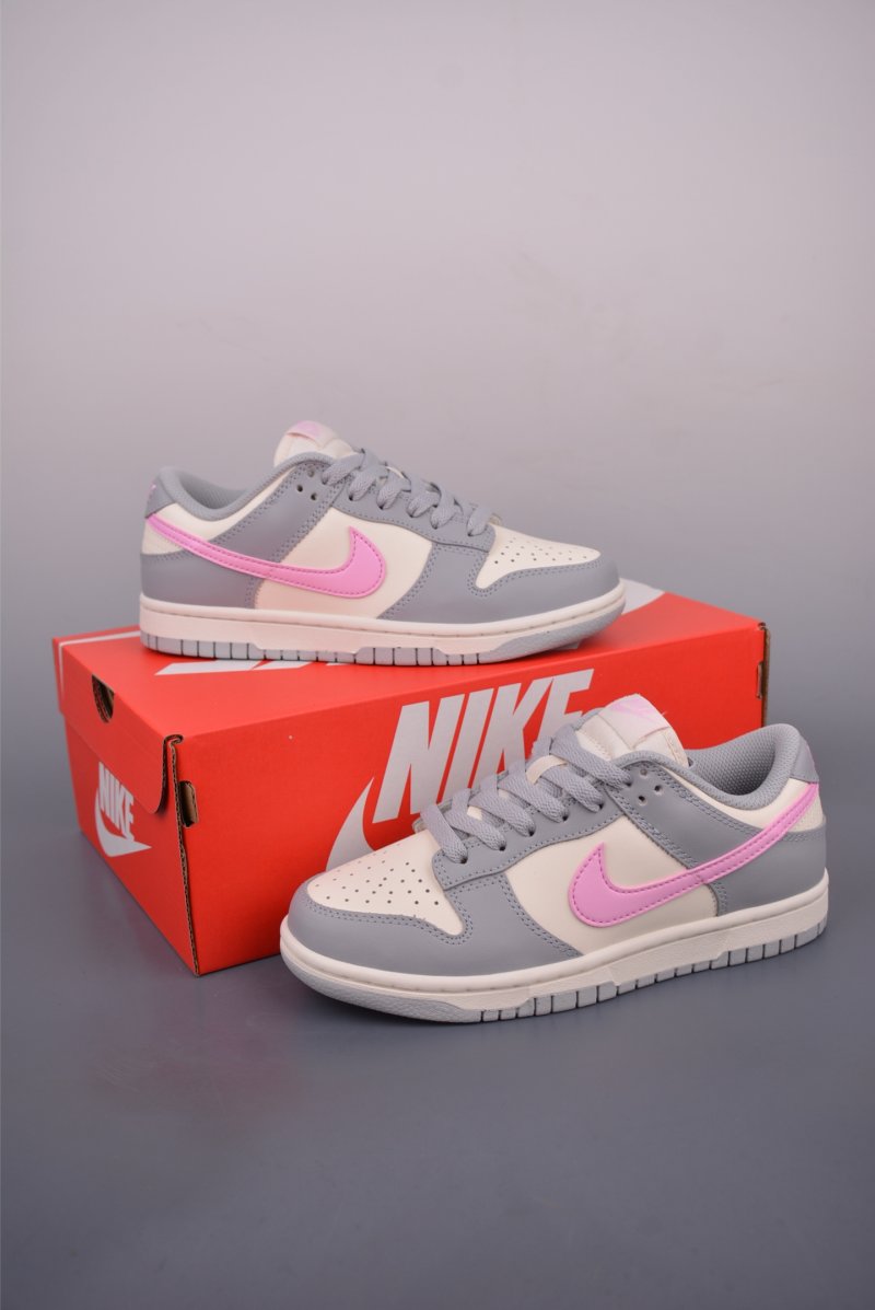 Nike SB Dunk Low view