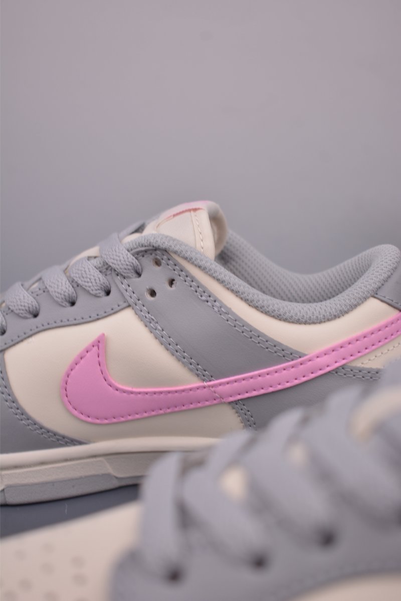 Nike SB Dunk Low view