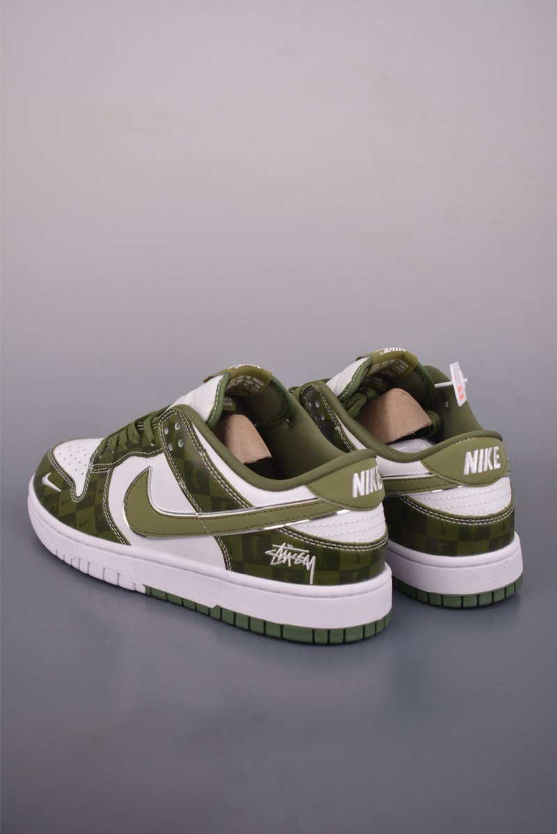 Nike SB Dunk Low Stussy view