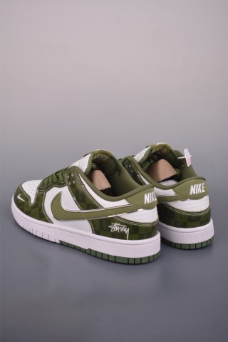 Nike SB Dunk Low Stussy view 2