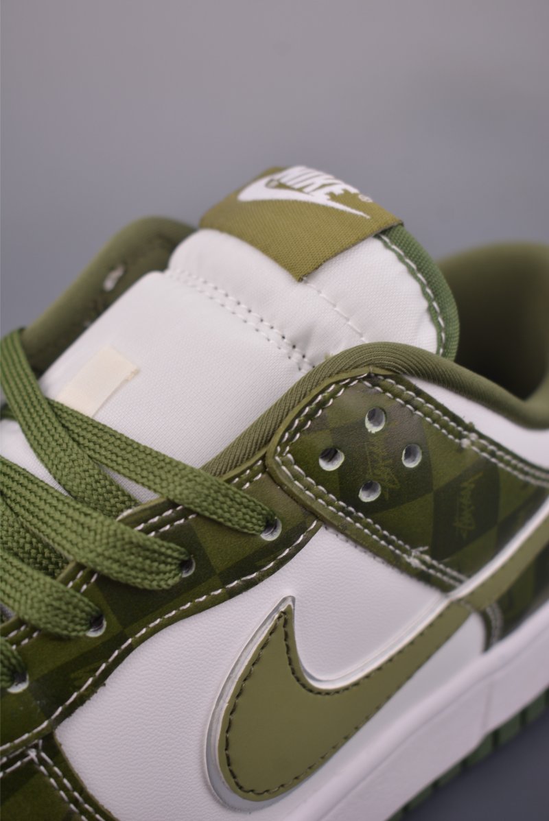 Nike SB Dunk Low Stussy view