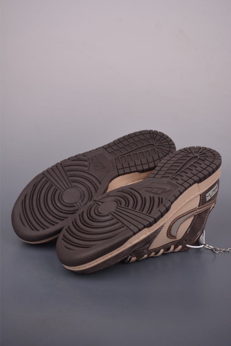 Nike SB Dunk Low 'Grey / Brown' view