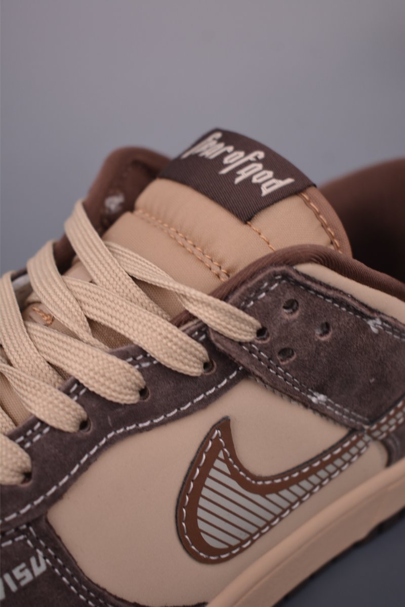 Nike SB Dunk Low 'Grey / Brown' view