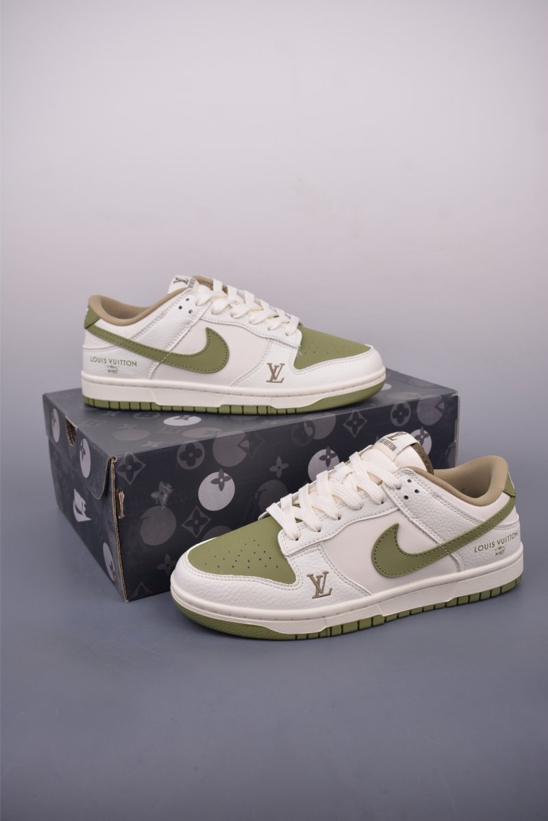 Nike SB Dunk Low DIY view