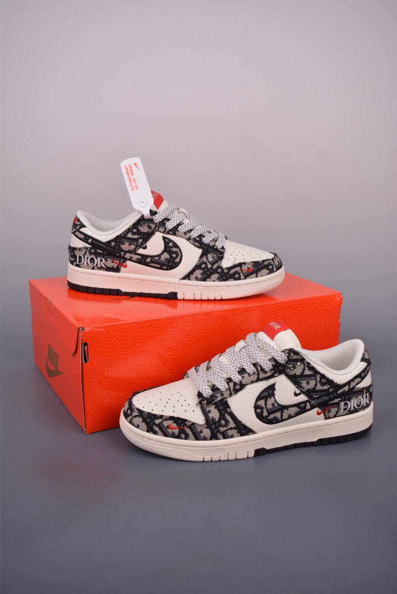 Nike SB Dunk Low DIY view