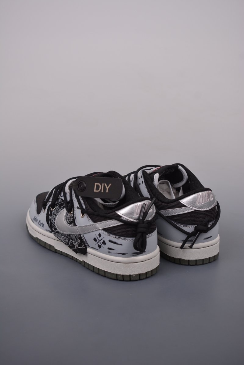Nike SB Dunk Low 'Dark Poker' view