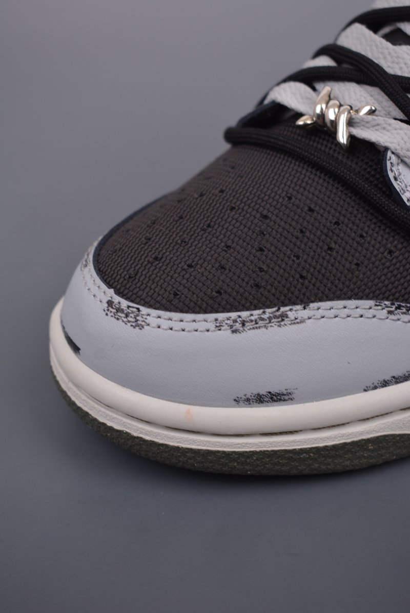 Nike SB Dunk Low 'Dark Poker' view