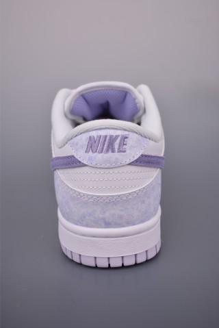 Nike SB Dunk Low view 4