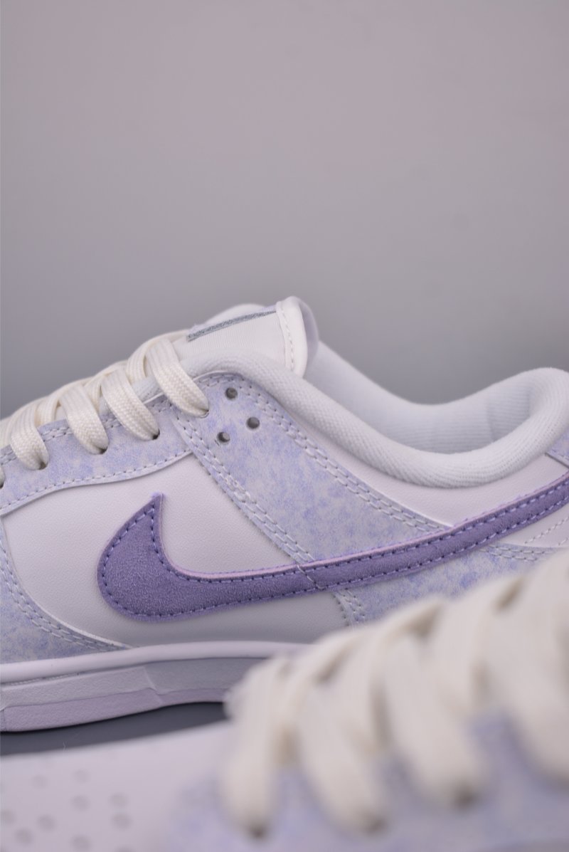 Nike SB Dunk Low view