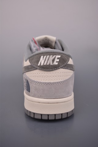 Nike SB Dunk Low The North Face view 4