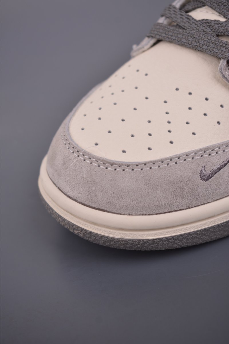 Nike SB Dunk Low The North Face view