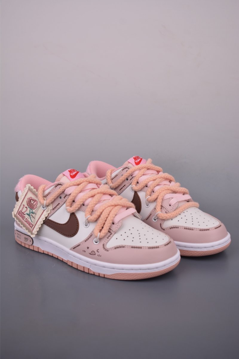 Nike SB Dunk Low 'Cherry Blossom Pink'