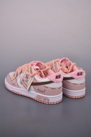 Nike SB Dunk Low 'Cherry Blossom Pink' view 2
