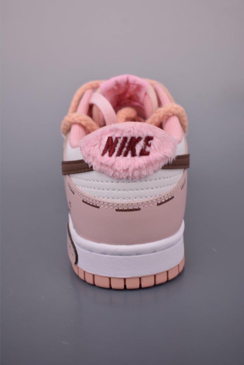 Nike SB Dunk Low 'Cherry Blossom Pink' view